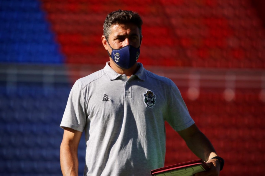 Gimnasia con varios interrogantes se entrenó en Abasto pensando en Boca