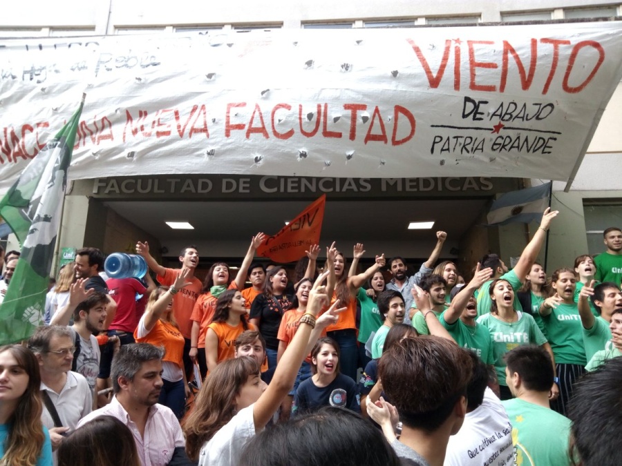 Más de 100 alumnos de Medicina de la UNLP protestarán frente el Rectorado: no pueden recibirse