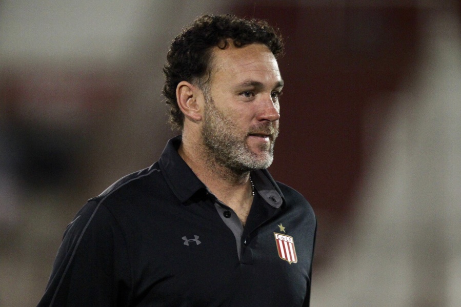 Un ex técnico de Estudiantes podría volver a dirigir en el fútbol argentino
