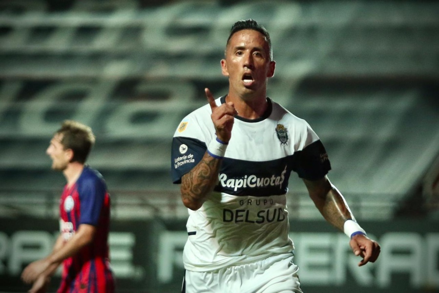 Gimnasia declaró prescindible a otro jugador