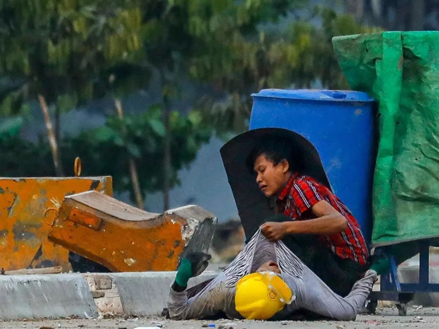 Otros 5 muertos en protestas contra la dictadura militar en Myanmar