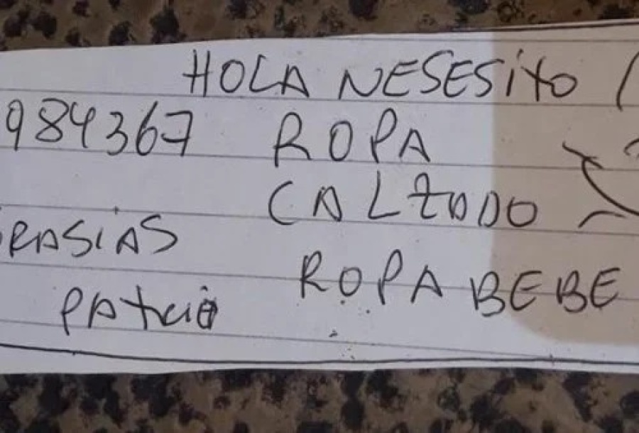 Mamá de Melchor Romero deja papeles en todo el centro de La Plata y busca ayuda urgente para sus hijas: ”Vivo solo por ellas”