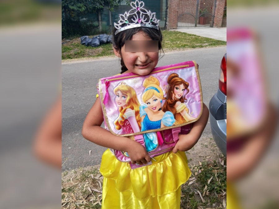 Final feliz para la nena que no podía festejar su cumpleaños: un grupo solidario donó una torta, ropa y regalos