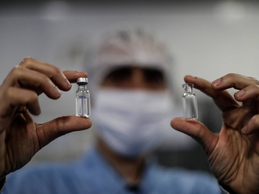 Oxford y AstraZeneca anunciaron que su vacuna tiene una eficacia que llega hasta un 90%