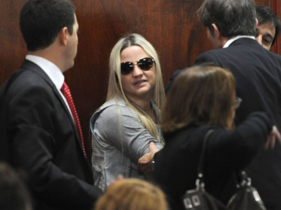 Apareció un teléfono que sería el que le robaron a Carolina Píparo en La Plata