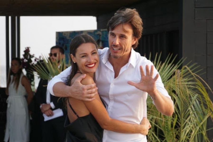 La tierna foto del marido de Pampita agarrando su panza de embarazada