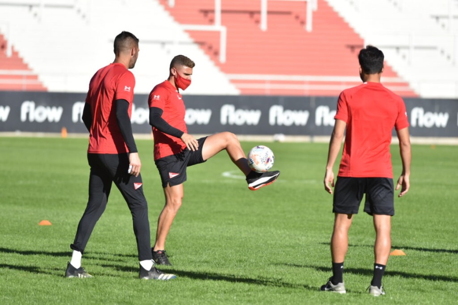 El Pincha le abre la puerta de salida a tres futbolistas