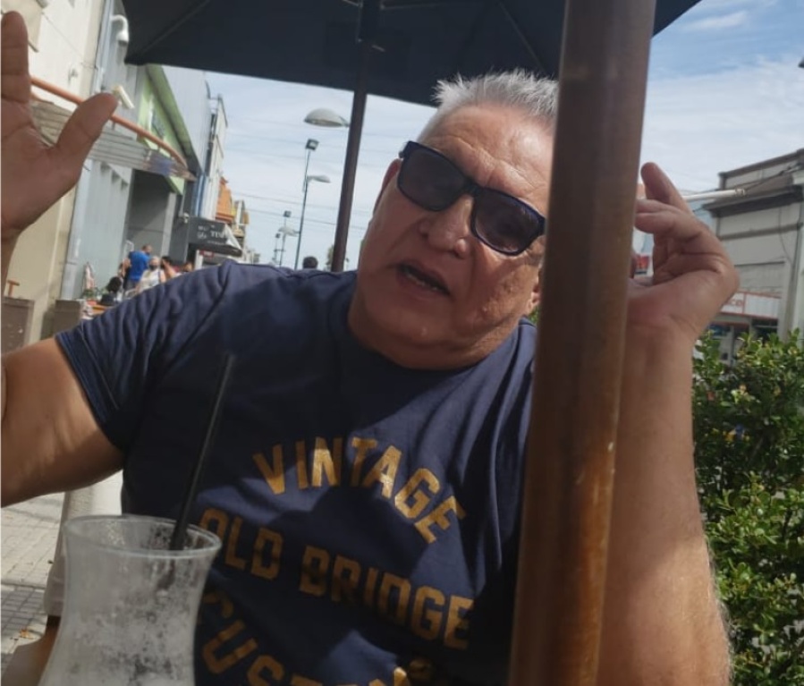 El Pata Medina desayunó en el centro de Ensenada en su primer día en libertad: ”Todo el mundo me pedía fotos”