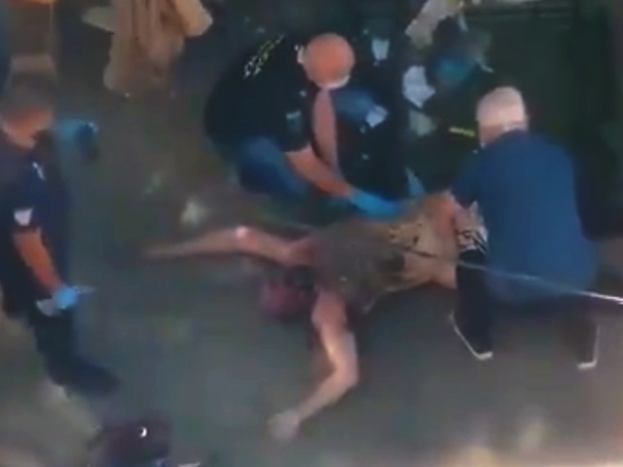 Se viralizó un falso video del presunto ataque al hombre que se fotografió con Maradona