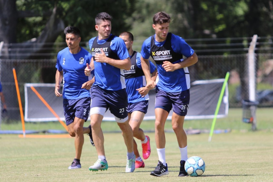 Gimnasia volvió a los trabajos y ya le apunta a Patronato