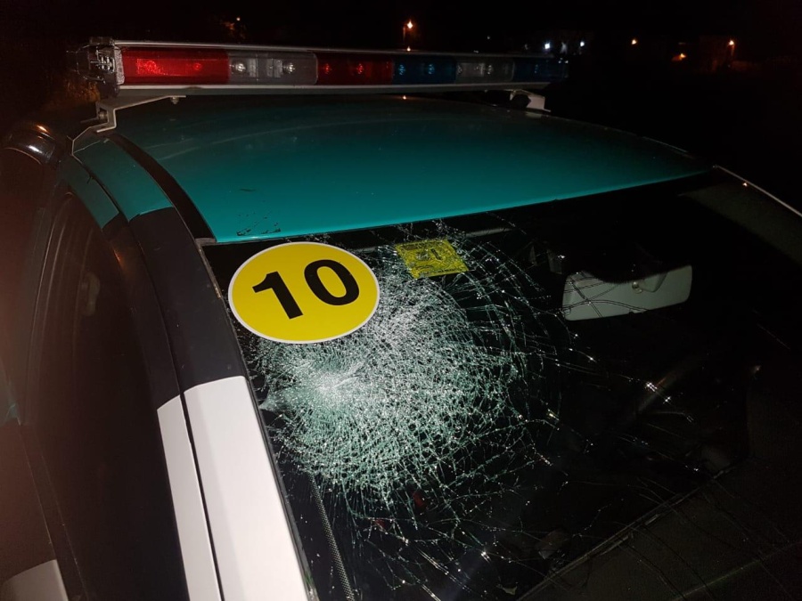 El desalojo de una fiesta clandestina se puso violento en La Plata y rompieron dos móviles de Control Ciudadano