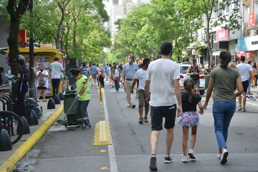 Plan ”resistir” en La Plata: solo el 1% de los comerciantes planea contratar más personal a futuro
