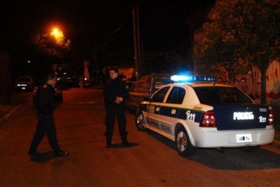 Un jubilado de 75 años de Berisso amenazó a su propia hija con una escopeta: lo mismo habría hecho con su esposa