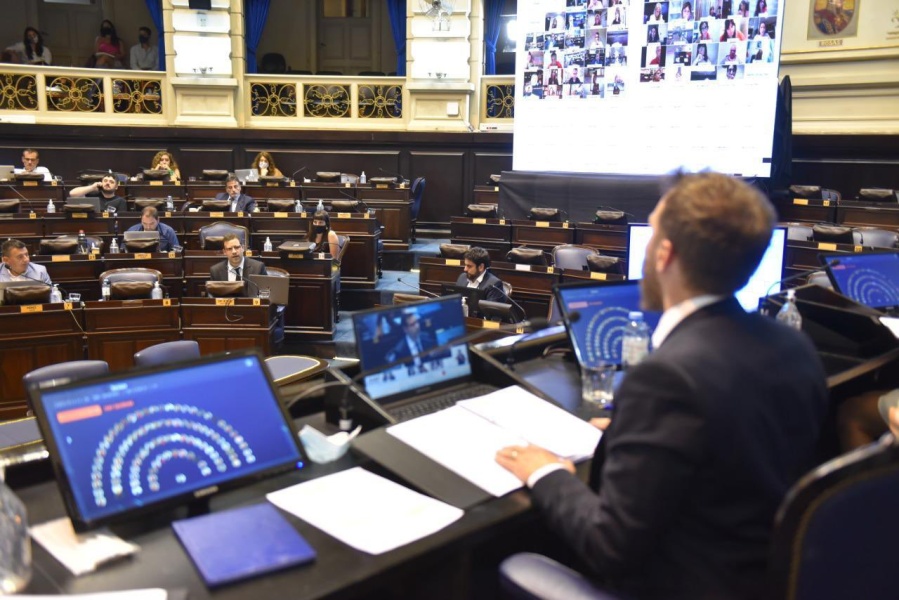 Kicillof ya tiene su Presupuesto 2021: todos los cambios que negoció con la oposición y los intendentes