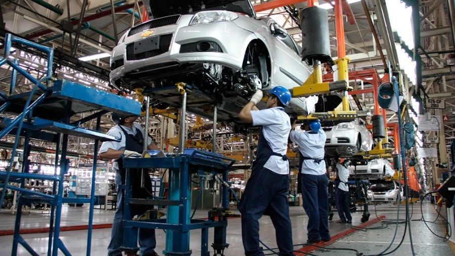 La industria nacional automotriz produjo más de 29 mil unidades en abril