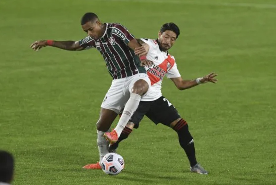 En un infartante final River cayó ante Fluminense pero se metió en los octavos de final de la Copa Libertadores