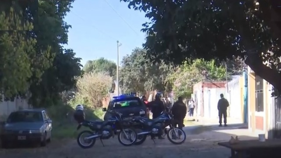 Le golpearon la puerta, abrió y la mataron de 3 disparos frente a sus sobrinos en Rosario