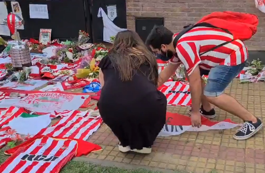 La casa de Alejandro Sabella, un santuario para los hinchas