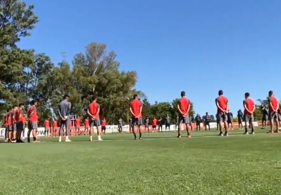 El emotivo minuto de silencio en el Country de City Bell en recuerdo de Alejandro Sabella