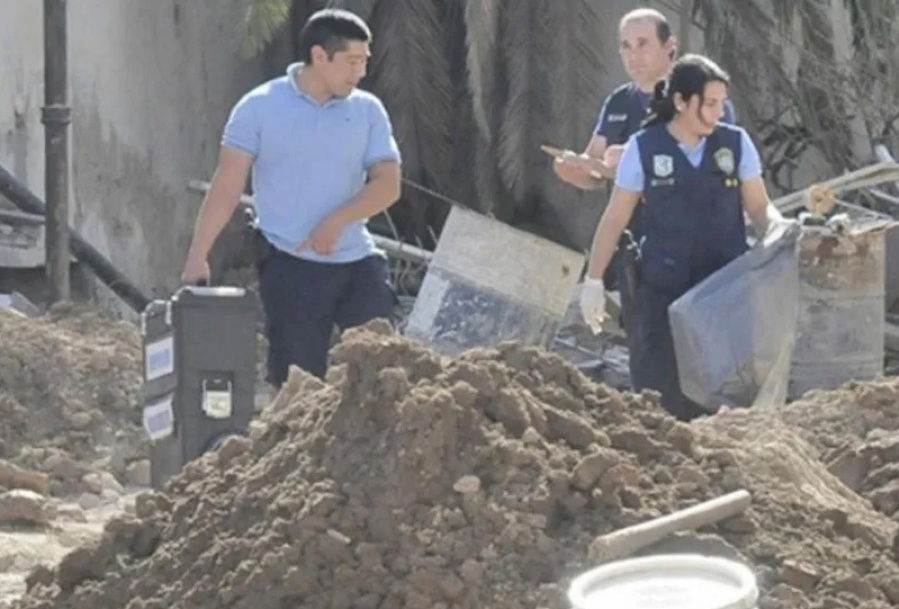 Hallaron una pierna enterrada en un templo de Santiago del Estero