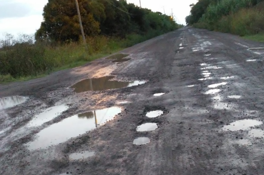 Vecinos de Los Hornos reclaman que están sin asfalto desde hace 2 años