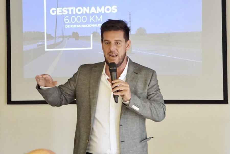 Gonzalo Atanasof presentó ante empresarios los objetivos de la nueva empresa Corredores Viales