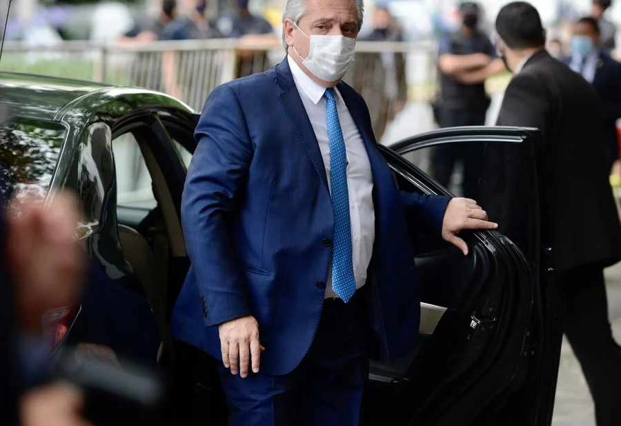 Alberto Fernández firmó el decreto por las restricciones nocturnas