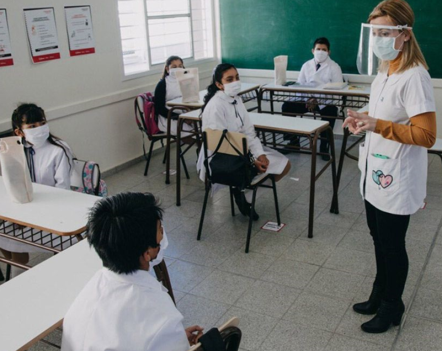 Provincia: habrá clases presenciales y virtuales desde el 1º de marzo
