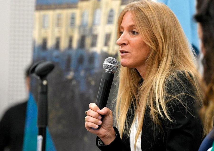 La directora de Migraciones advirtió que ”no es momento de hacer turismo fuera del país”