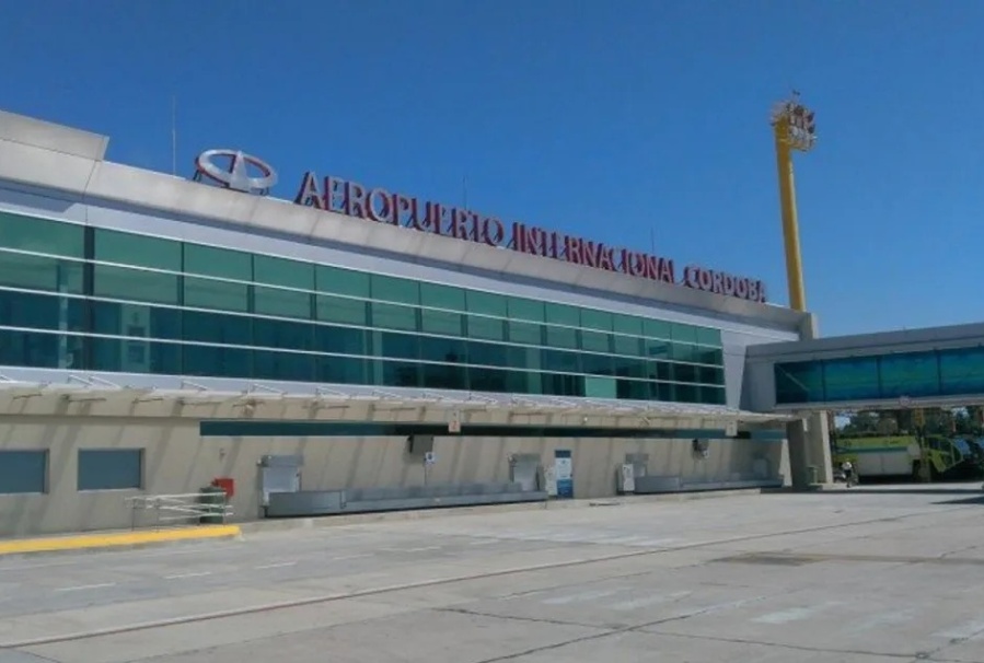 Cepa de Manaos en Córdoba: llegó del exterior, no se aisló y contagió a ocho personas