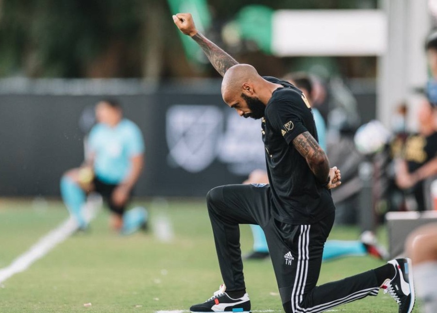 Un excompañero de Messi y campeón del mundo abandona las redes por racismo