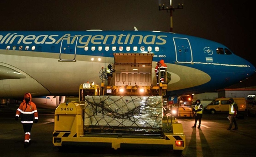 Parte un nuevo vuelo rumbo a Moscú para traer más vacunas Sputnik V