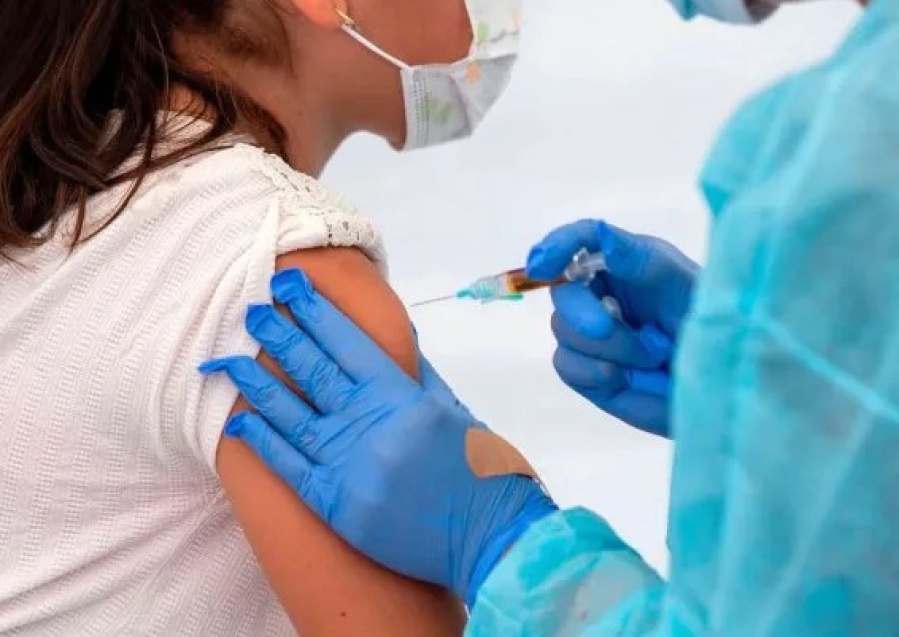 La OMS insta a países ricos a no vacunar chicos y donar esas dosis a estados pobres