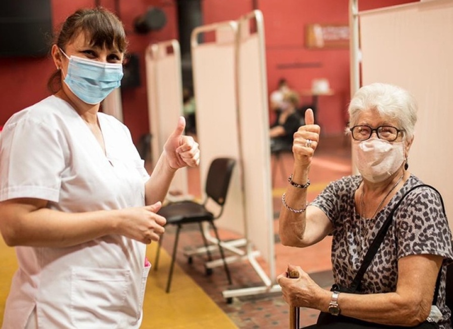 Distribuyen más vacunas y Argentina superará los 8 millones de personas con una dosis