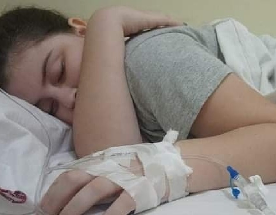 Tiene 9 años, pasó por 6 internaciones en La Plata y necesita urgente una medicación para vivir: ”No damos más”
