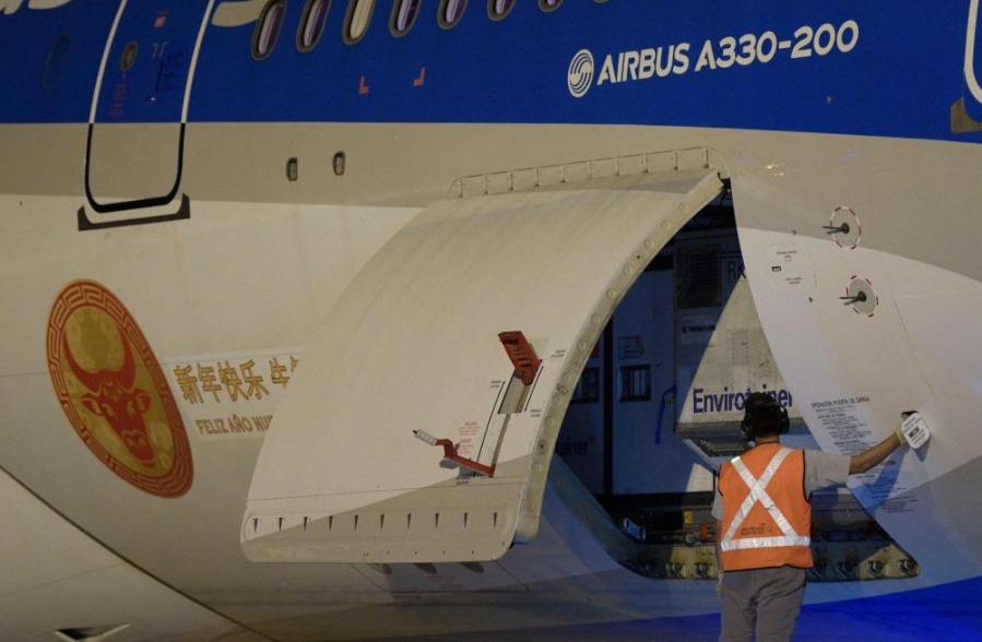 Llegaron otras 768 mil dosis de la vacuna de Sinopharm