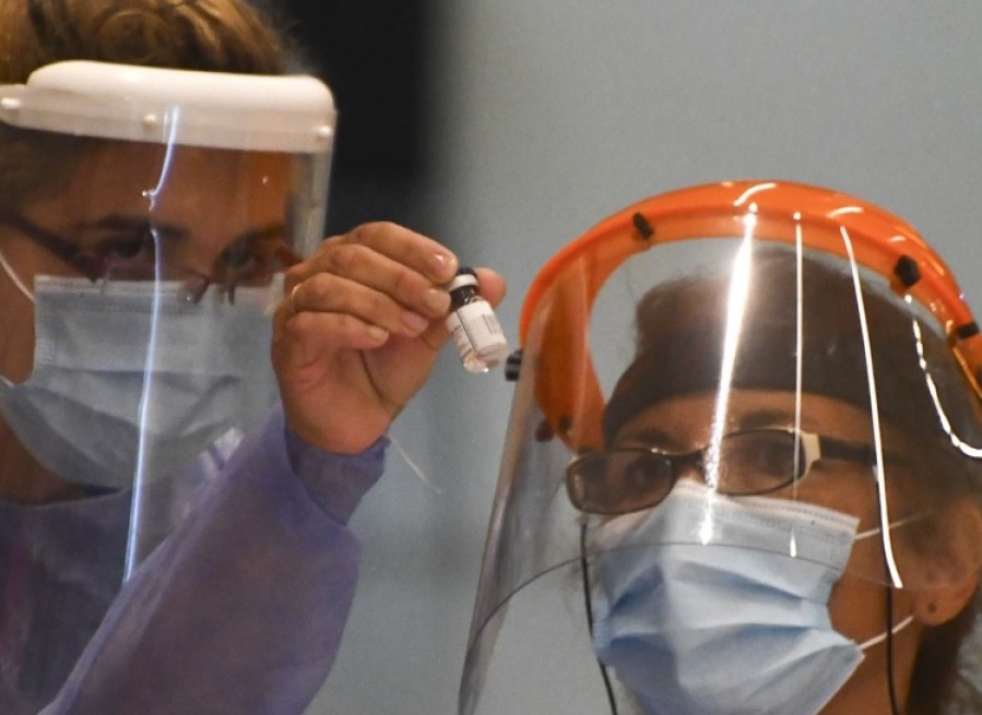 Se registraron otros 242 muertos y 7.671 nuevos casos de coronavirus en la Argentina