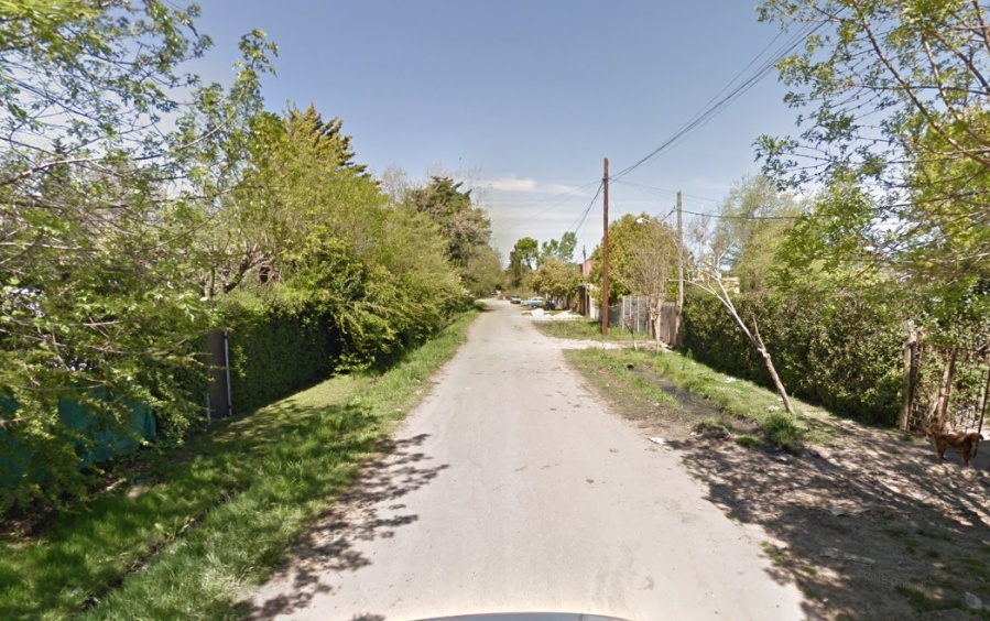 Estaba acusado de abuso, lo encontraron en la cama con su hijastra y lo detuvieron en La Plata