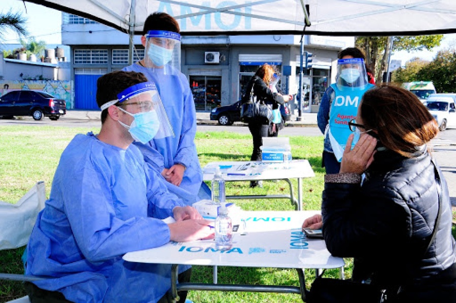 Dónde quedan las postas de testeo gratuito de IOMA que funcionarán toda la semana en La Plata