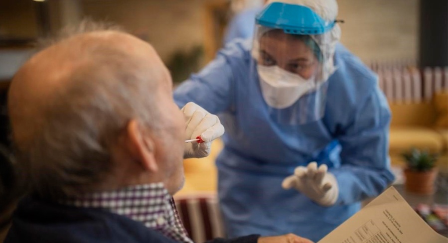 Argentina suma 35.017 nuevos casos y 587 muertos por coronavirus en las últimas 24 horas