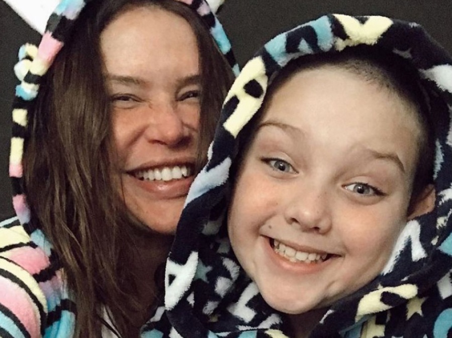 Nazarena Vélez recibió una lección de su hijo menor: ”No le estoy haciendo mal a nadie pintándome las uñas”