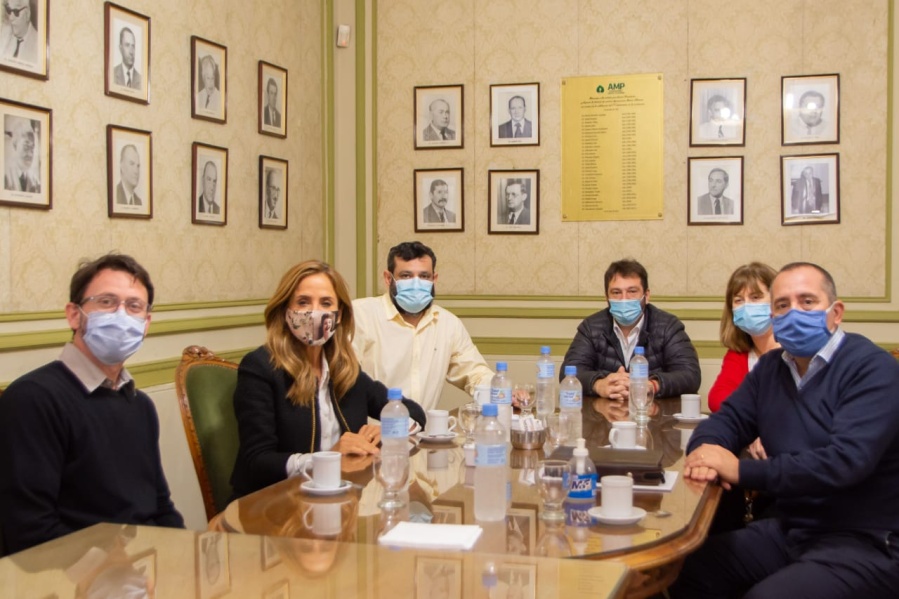 Con eje en la segunda ola y la infancia, Tolosa Paz se reunió con las nuevas autoridades de la Agremiación Médica Platense
