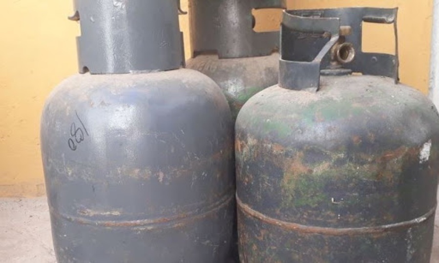 Se atrincheró con 3 garrafas y amenazó con explotar todo en Berisso