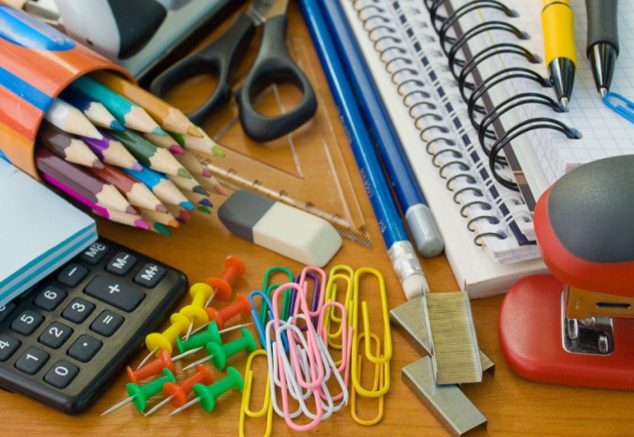 El Gobierno negocia un acuerdo para implementar una canasta de útiles escolares a precios populares