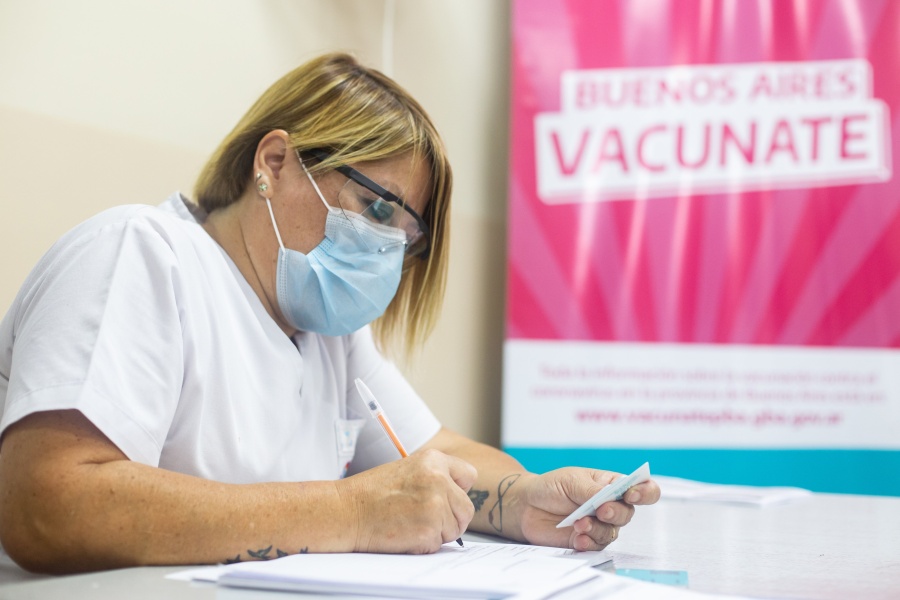 Vizzotti afirmó que podrían diferir la segunda dosis de la Sputnik V para cuando ya esté controlado el brote