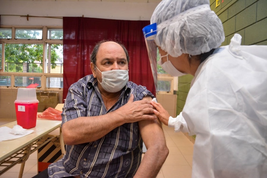 Provincia: el 98 por ciento del personal de salud que se inscribió ya recibió la vacuna
