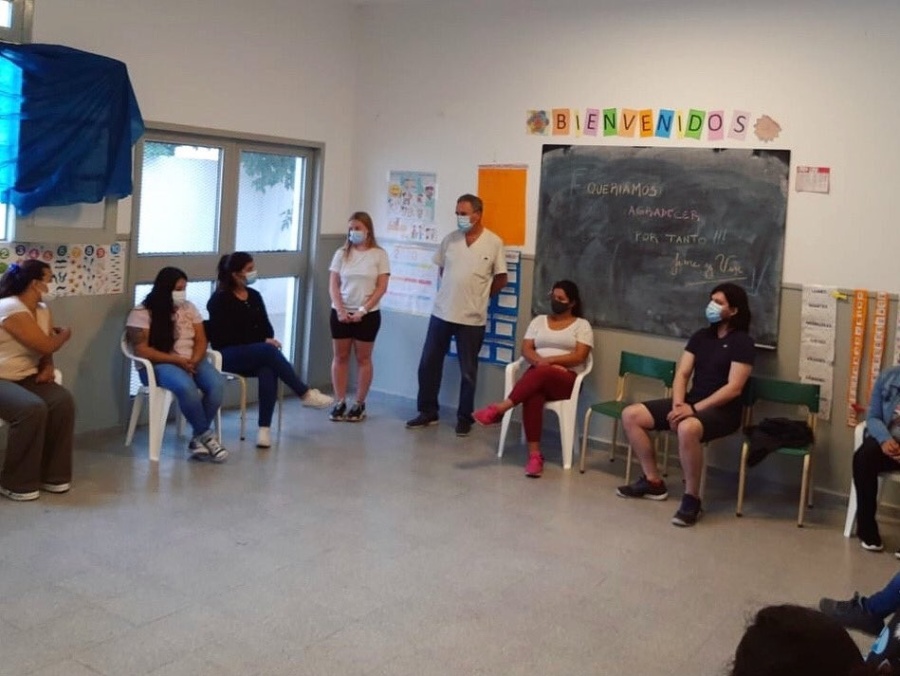 Cuáles son las dos escuelas de La Plata que ya están listas para vacunar a los docentes y mayores de 70 años