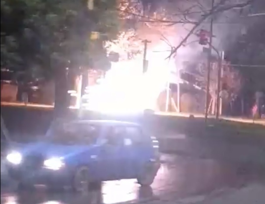 ”Parece la quema de muñecos de fin de año”: el susto de los vecinos en 60 y 137