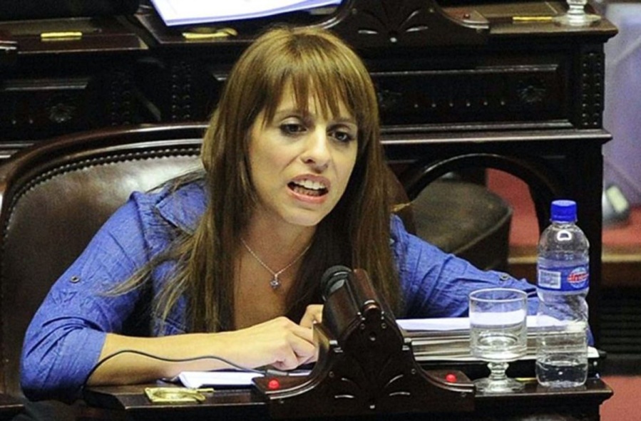 Denuncian a la ex diputada Victoria Donda por ofrecer un cargo en el Inadi a su empleada doméstica