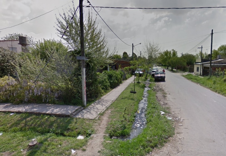 Entradera y brutal golpiza en Villa Elvira: quebraron la cadera de un jubilado y gatillaron a su nuera